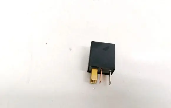 Toyota Avensis T220 Other relay 0332017307 9008087013