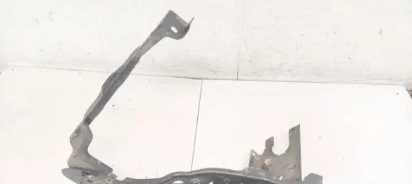 Mercedes-Benz E W211 Headlight/headlamp mounting bracket