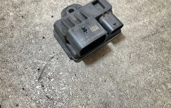 BMW 3 E92 E93 Glow plug pre-heat relay 7810856 0522120103