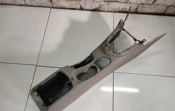Peugeot 308 Center console 1005169