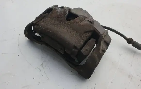 Volvo XC70 Front brake caliper