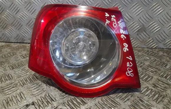 Volkswagen PASSAT B6 Rear/tail lights 3C5945095C