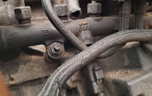 Volvo V50 Fuel main line pipe