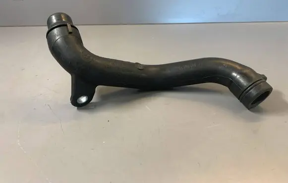 BMW X3 E83 Engine coolant pipe/hose 11537800583 7800583