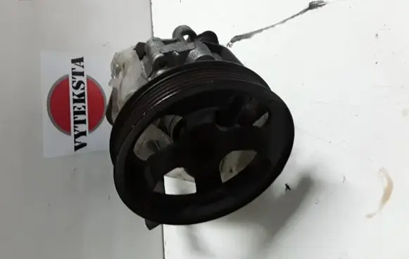 Toyota Avensis T220 Power steering pump