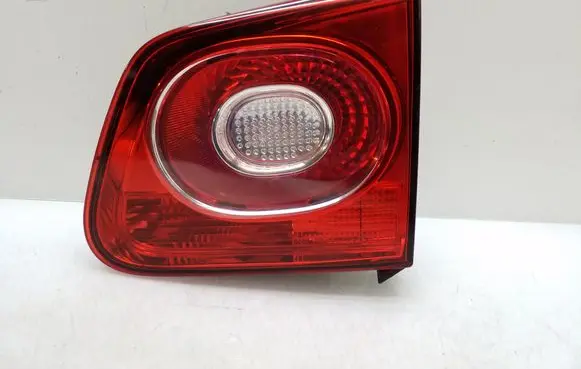 Volkswagen Tiguan Tailgate rear/tail lights 5N0945094B