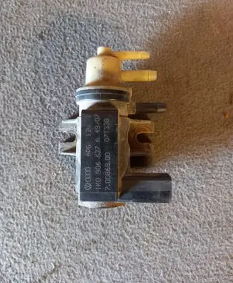 Volkswagen Golf IV Turbo solenoid valve 1K0906627A
