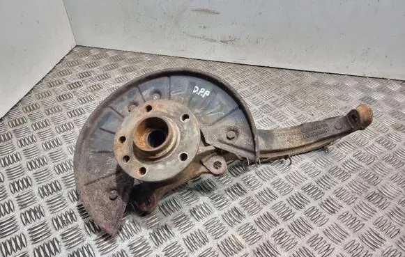 Volkswagen Touareg I Front wheel hub 7l6407258a