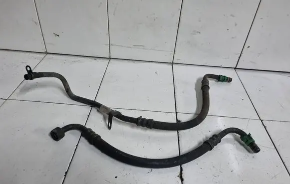 Volvo S80 Gearbox oil cooler pipe/hose P30645272