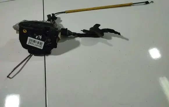 Audi A6 S6 C6 4F Front door lock 