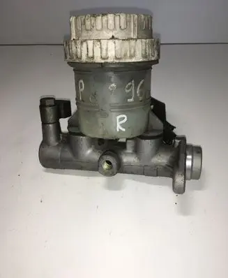 Mitsubishi Pajero Master brake cylinder