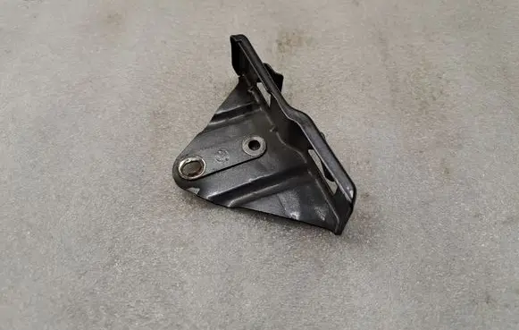 Toyota Avensis T250 Headlight/headlamp mounting bracket 5208105020