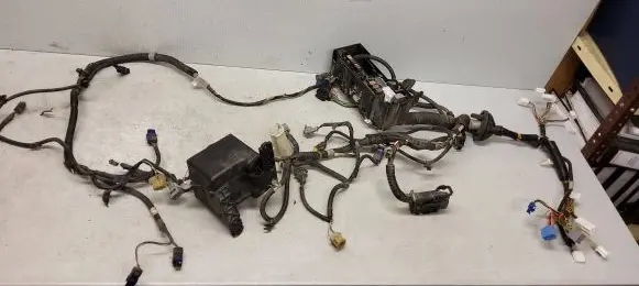 Toyota Aygo AB10 Panel wiring 821110H040W 11731 9684051
