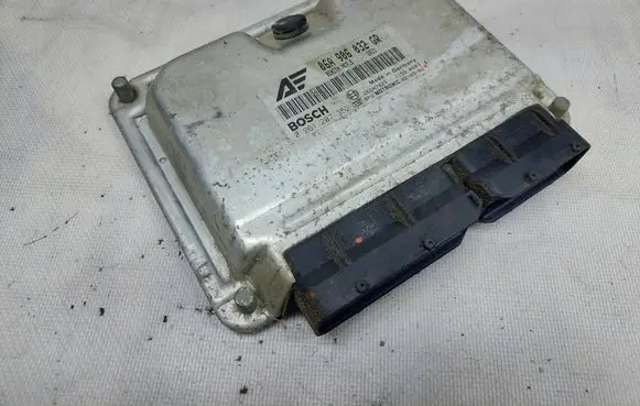 Volkswagen PASSAT B6 Engine control unit/module 0261207352 06A906032GP