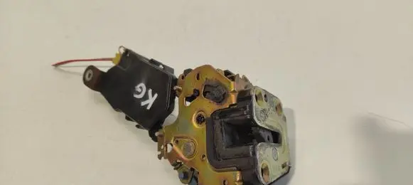 Subaru Outback Rear door lock