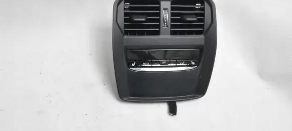 Rear air vent grill