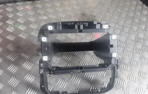 Opel Vivaro Other center console (tunnel) element 678700359R 93867998