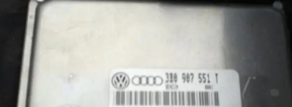 Volkswagen PASSAT B5 Engine control unit/module 3B0907551T