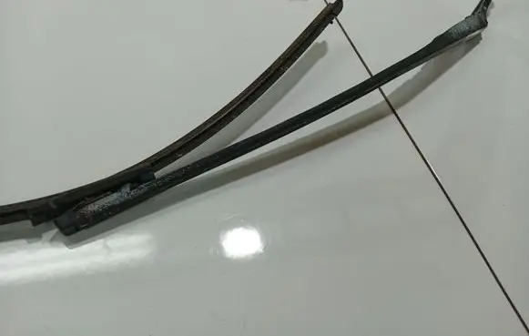 Citroen C4 I Front wiper blade arm 9650103880