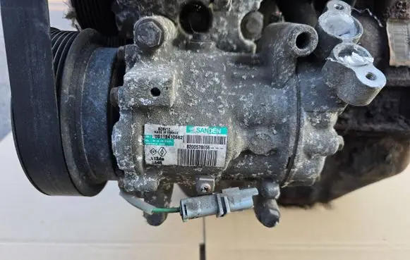 Renault Clio III Air conditioning (A/C) compressor (pump) SD6V12 8200578856 09112410662