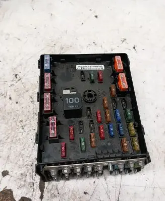 Volkswagen PASSAT B6 Fuse box set 3C0937125 63592777