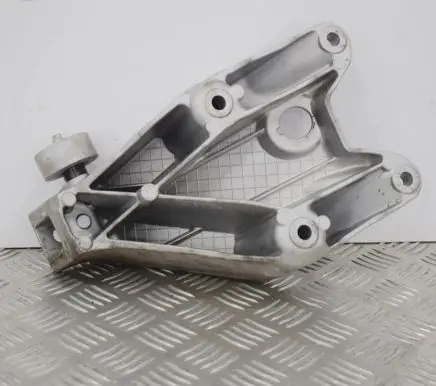 BMW 5 F10 F11 Engine mounting bracket 6781227