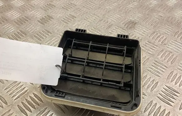 Hyundai Tucson IV NX4 Quarter panel pressure vent 81384548