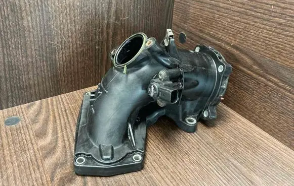 Mercedes-Benz Vito Viano W639 Intake resonator 6510900028