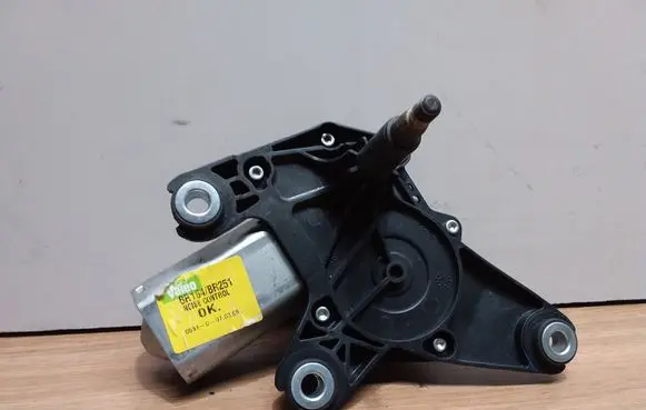 Rear window wiper motor
