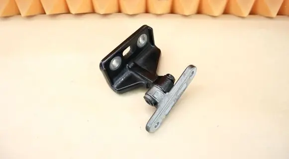 Mercedes-Benz CLS C219 Rear door upper hinge