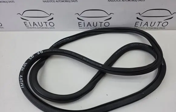 Audi Q2 - Rubber seal rear door 81A833721A