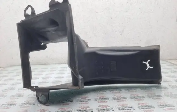 Audi A6 S6 C6 4F Intercooler air channel guide 4F0145333B