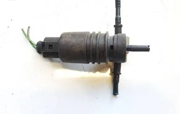 Volkswagen Golf III Windscreen/windshield washer pump 1j0973722