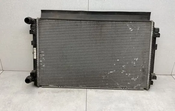 Volkswagen PASSAT B8 Coolant radiator 5Q0121251GD