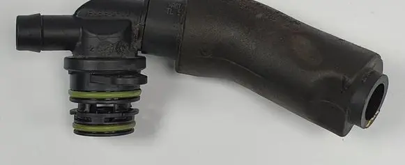 Volkswagen Polo V 6R Breather hose/pipe 03F103175A
