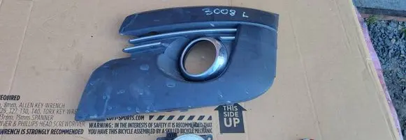 Peugeot 3008 I Front fog light trim/grill 9684350277