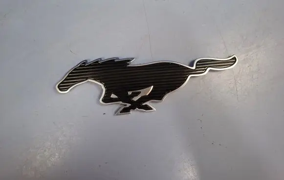 Manufacturer badge logo/emblem