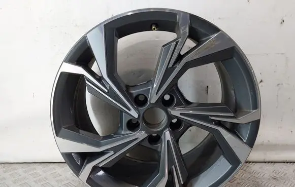 Audi A3 8Y R18 alloy rim 8Y0601025H