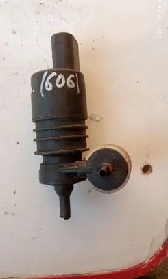 Audi A6 S6 C5 4B Windscreen/windshield washer pump