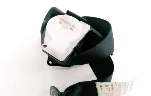 Mazda 3 II Rear seatbelt E40438090