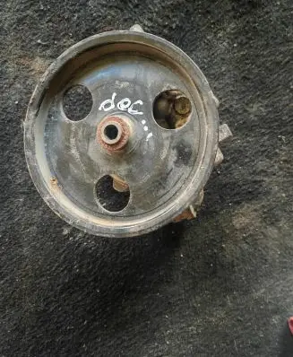 Dacia Duster Power steering pump