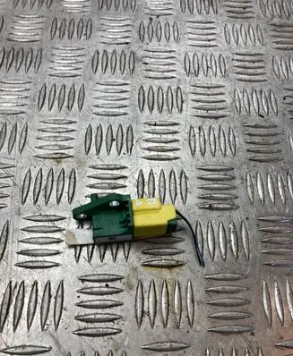 Volkswagen PASSAT B6 Airbag deployment crash/impact sensor 3C0909606