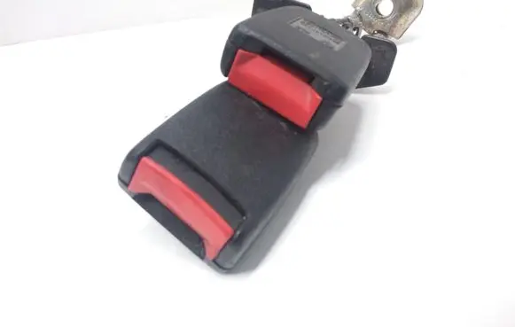 Volkswagen PASSAT B5 Middle seatbelt buckle (rear) 3B0857739A