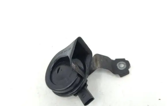 Volkswagen Jetta VI Horn signal 5C0951221B