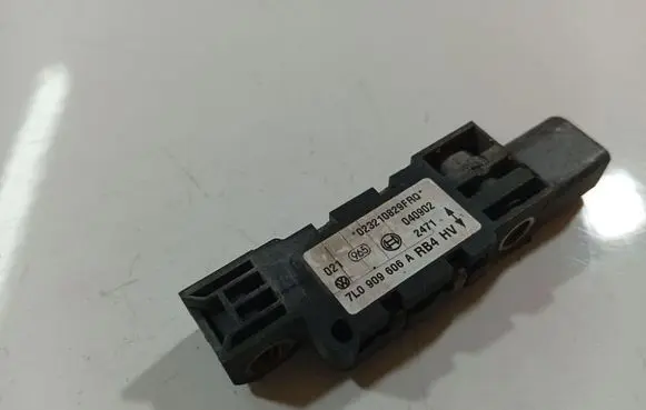 Volkswagen Touareg I Airbag deployment crash/impact sensor 023210829FRQ