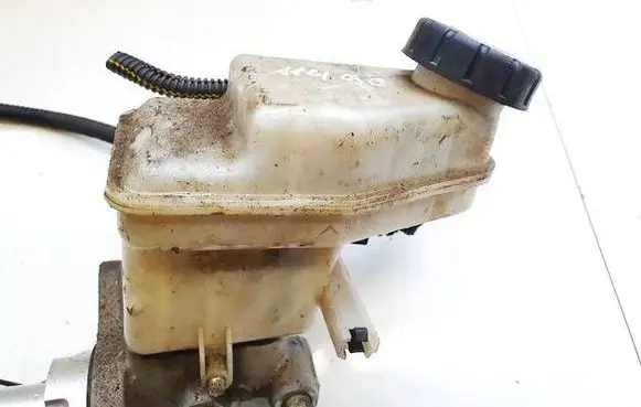 Opel Meriva B Brake fluid reservoir 32666978