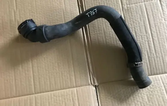 Opel Corsa D Engine coolant pipe/hose 13321095