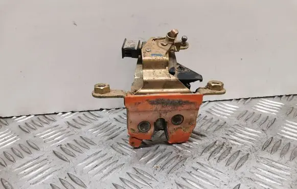 Skoda Octavia Mk1 (1U) Tailgate/trunk/boot lock/catch/latch 1U9827501