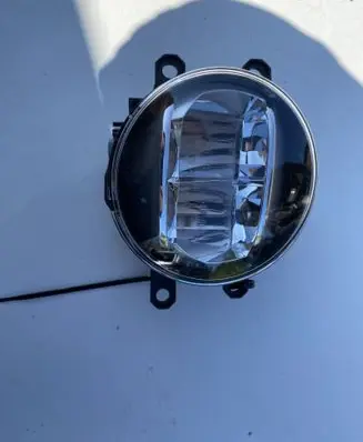 Toyota C-HR I Front fog light 8122048051