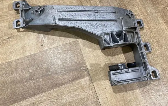 Jaguar F-Pace Gearbox mounting bracket HK835060EB